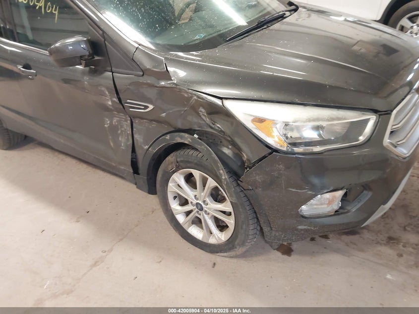 2017 FORD ESCAPE VIN: 1FMCU9G90HUC96633