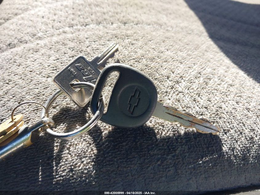 2000 Chevrolet Express Rv Cutaway VIN: 1GBHG31R5Y1208852 Lot: 42005999