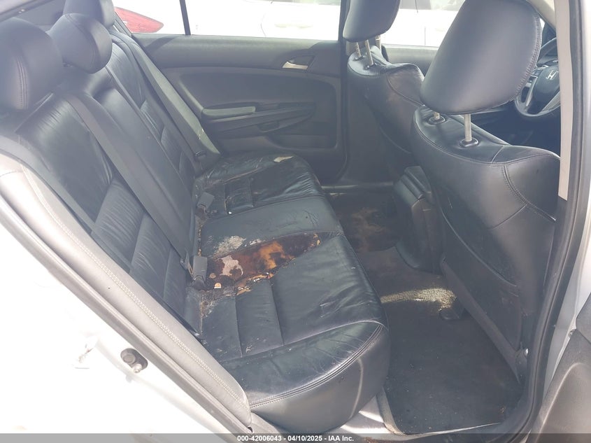 2011 HONDA ACCORD VIN: 1HGCP2F6XBA002627