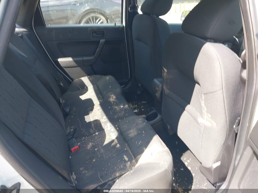 2011 FORD FOCUS VIN: 1FAHP3FN2BW100531
