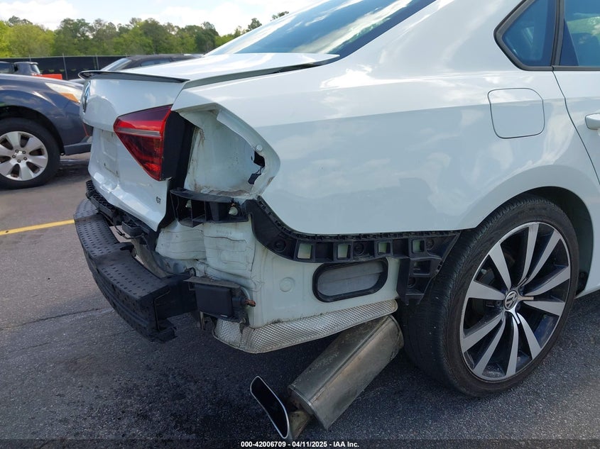 2018 VOLKSWAGEN PASSAT 3.6L V6 GT - 1VWJM7A36JC024603