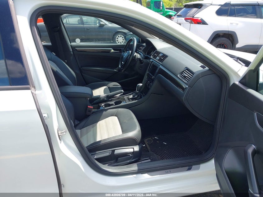 2018 VOLKSWAGEN PASSAT 3.6L V6 GT - 1VWJM7A36JC024603