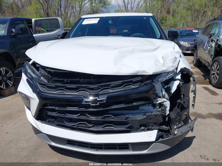 VIN 3GNKBCR40PS218122 2023 CHEVROLET BLAZER FWD 2LT