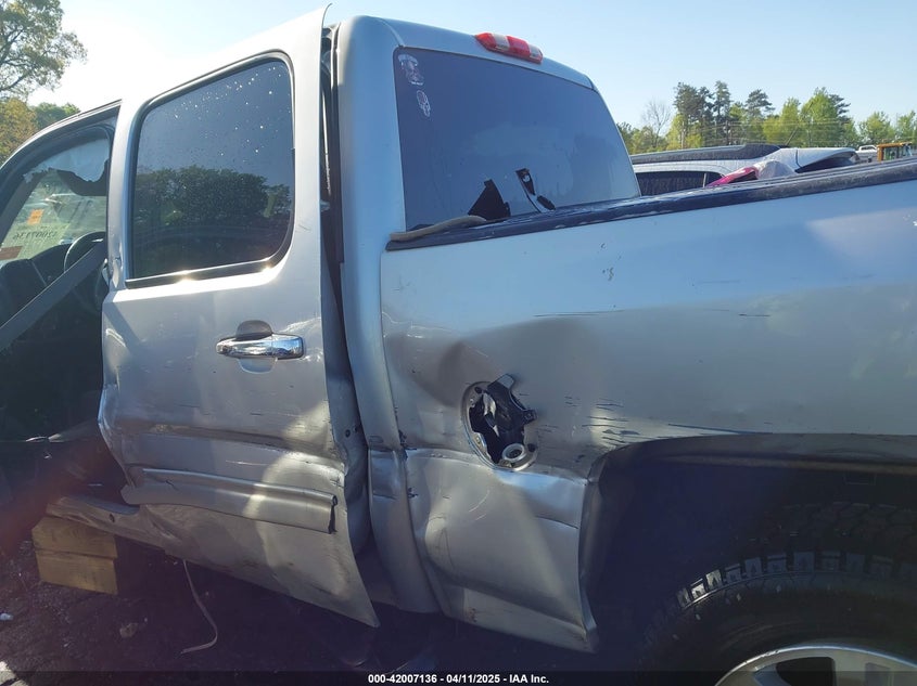 2011 CHEVROLET SILVERADO VIN: 3GCPCSE01BG247679
