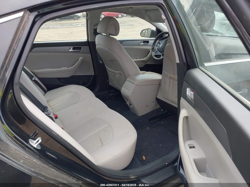 2017 HYUNDAI SONATA SE - 5NPE24AF9HH451114