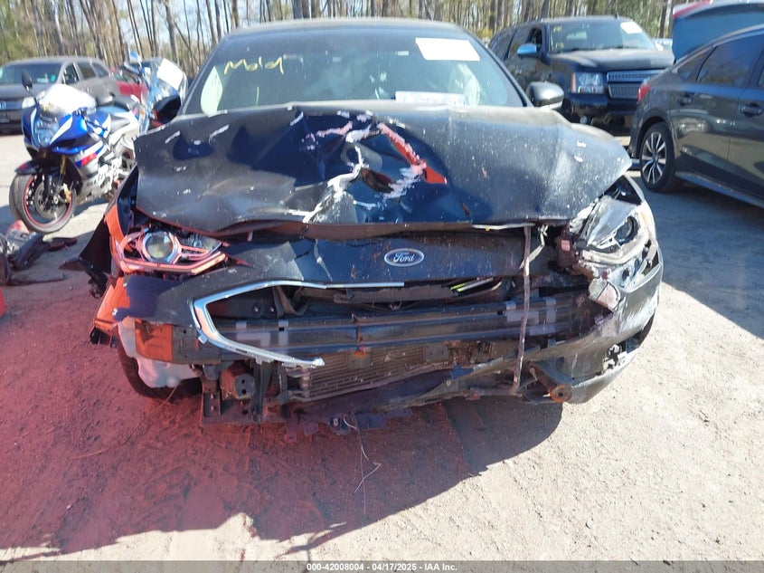 VIN 3FA6P0LU2KR240874 2019 FORD FUSION HYBRID SE