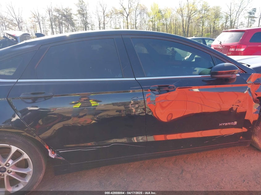 VIN 3FA6P0LU2KR240874 2019 FORD FUSION HYBRID SE