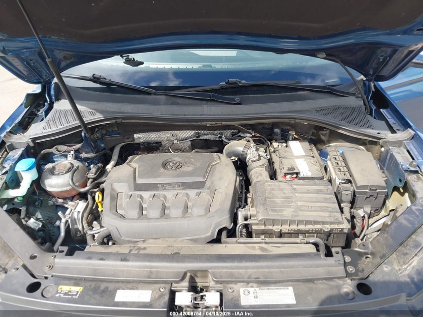 2019 VOLKSWAGEN TIGUAN VIN: 3VV3B7AX2KM064568