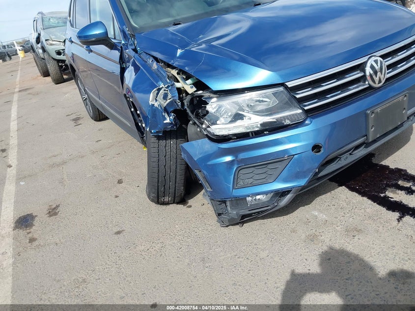 2019 VOLKSWAGEN TIGUAN VIN: 3VV3B7AX2KM064568