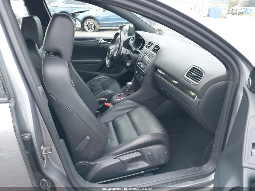 2011 VOLKSWAGEN GTI VIN: WVWHD7AJ4BW148305