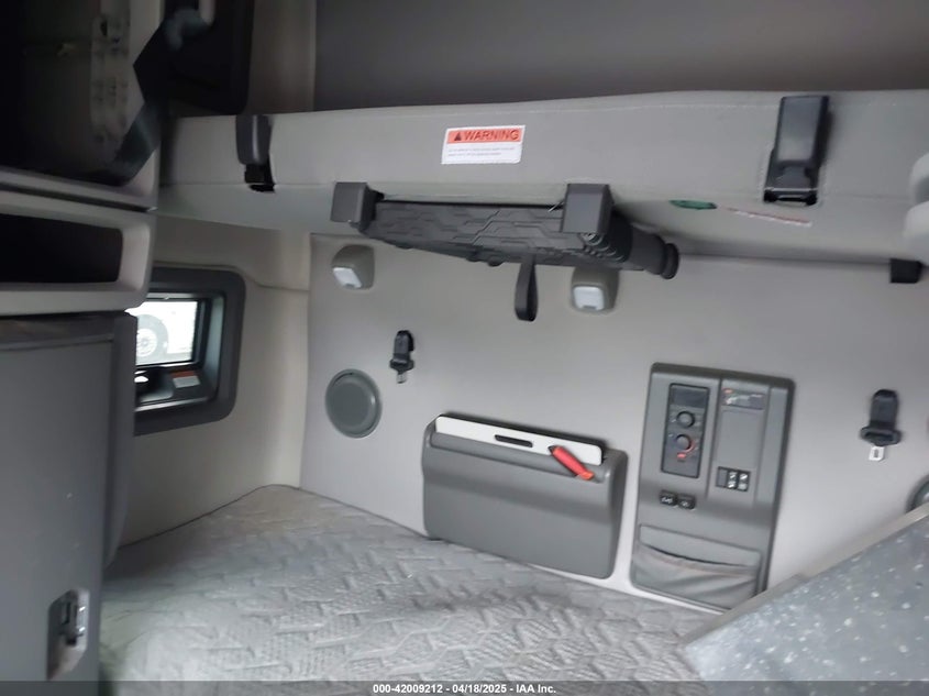 2024 Volvo Vnl VIN: 4V4NC9EH0RN637457 Lot: 42009212