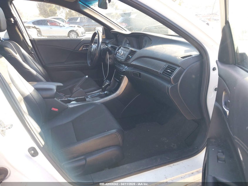 2016 HONDA ACCORD VIN: 1HGCR2F53GA104943