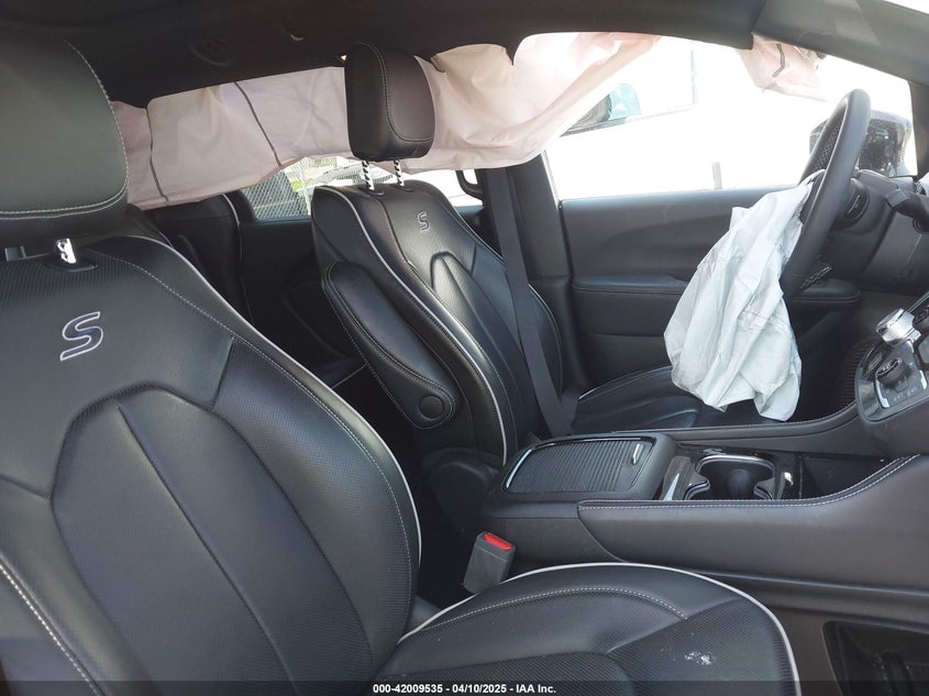 2023 CHRYSLER PACIFICA LIMITED - 2C4RC1GG6PR540220