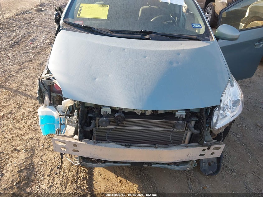 2014 TOYOTA PRIUS VIN: JTDKN3DUXE1825179