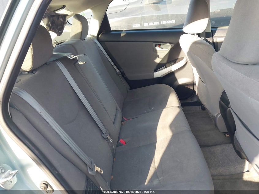 2014 TOYOTA PRIUS VIN: JTDKN3DUXE1825179