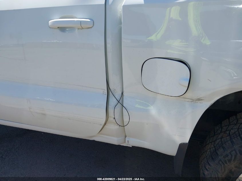 2024 Chevrolet Silverado 1500 4Wd Short Bed Lt VIN: 1GCUDDED5RZ303647 Lot: 42009821