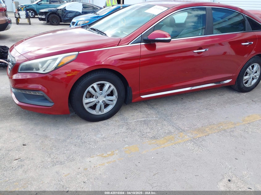 2015 HYUNDAI SONATA VIN: 5NPE34AF0FH059892