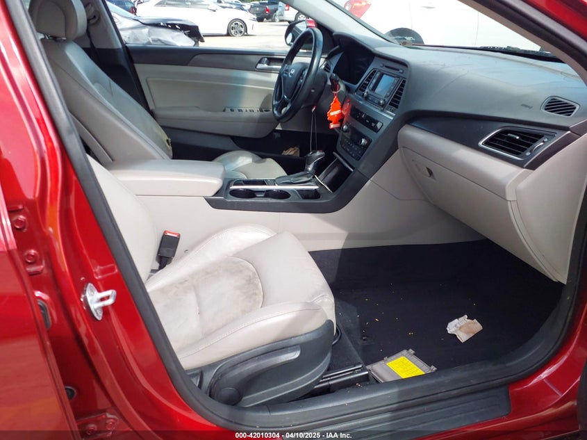 2015 HYUNDAI SONATA VIN: 5NPE34AF0FH059892