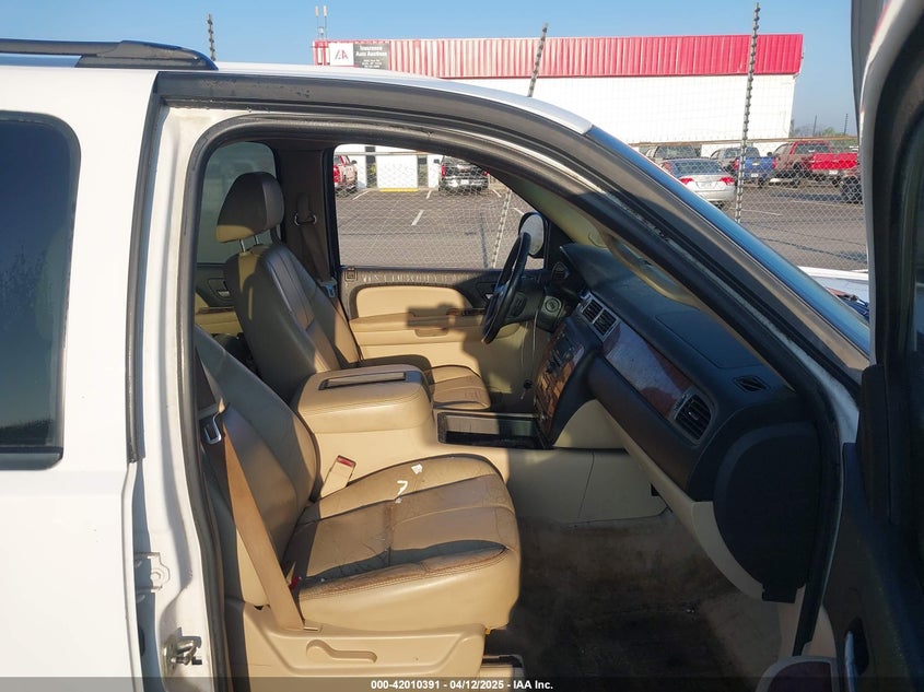 2007 CHEVROLET SUBURBAN VIN: 3GNFC16087G271075