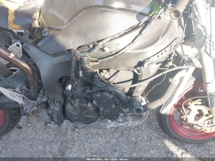 2004 Kawasaki Zx636 B1 VIN: JKBZXJB194A025693 Lot: 42010581