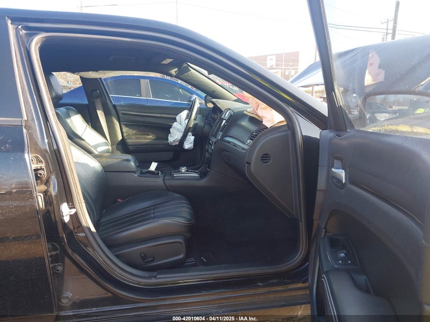 2016 CHRYSLER 300 VIN: 2C3CCAGG0GH191555