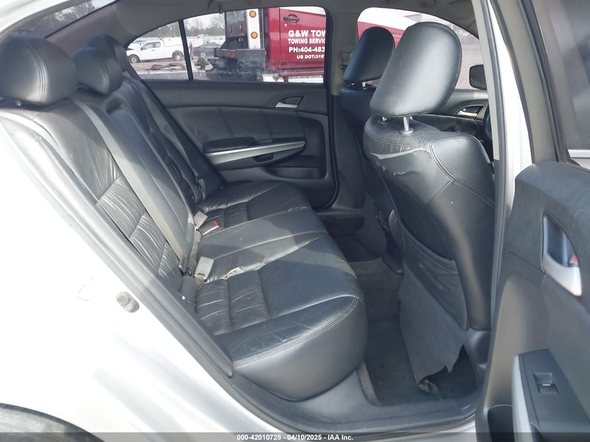 2010 HONDA ACCORD VIN: 1HGCP3F85AA014867