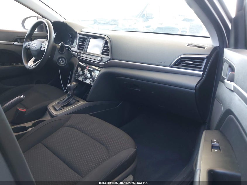 VIN KMHD84LF8KU764266 2019 HYUNDAI ELANTRA SEL