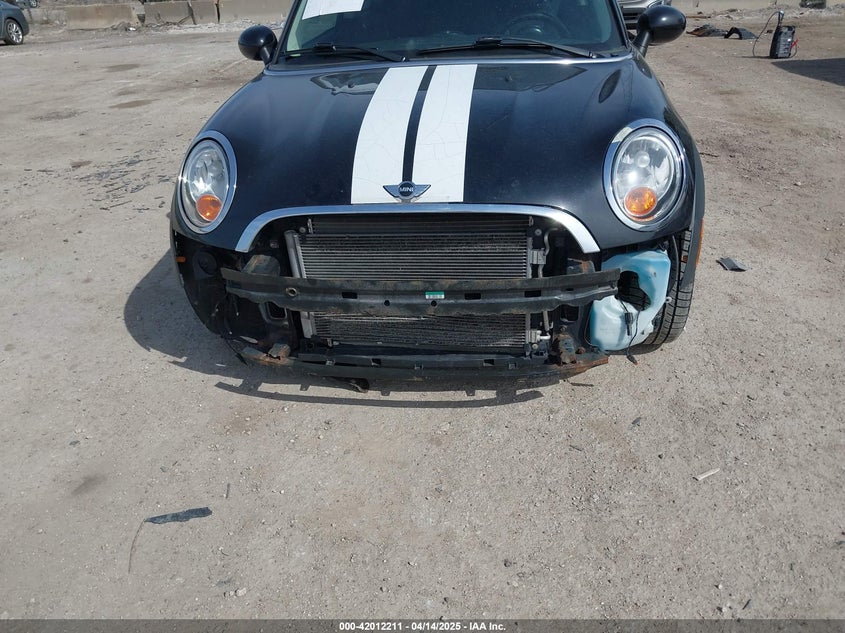 2013 MINI HARDTOP VIN: WMWSU3C54DT684526