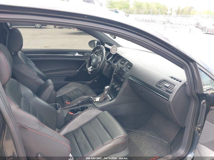 2015 VOLKSWAGEN GOLF GTI 2.0T SE 2-DOOR - 3VWTT7AU8FM100834