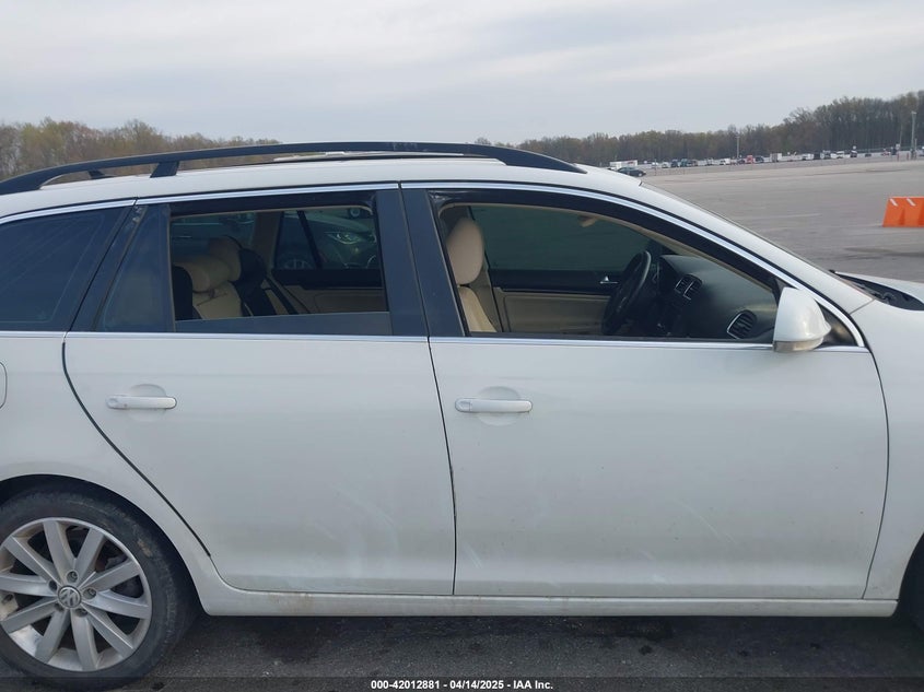 2014 VOLKSWAGEN JETTA SPORTWAGEN 2.0L TDI - 3VWPL7AJ7EM617385