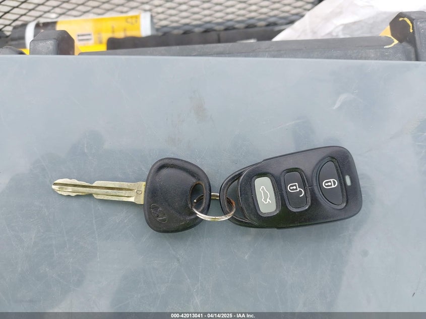 2007 HYUNDAI ELANTRA VIN: KMHDU46D77U163198