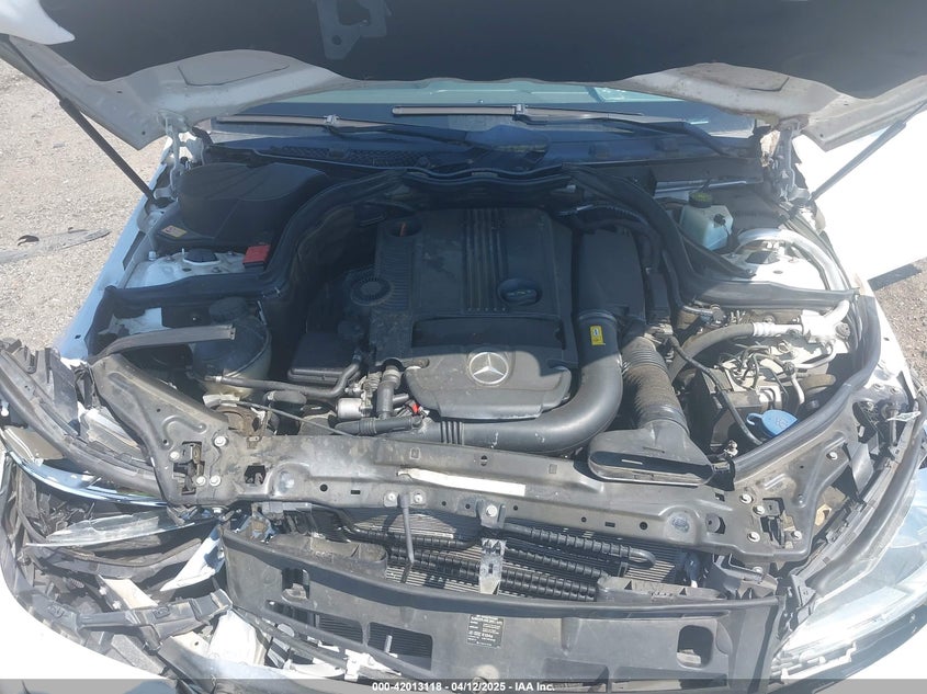 2013 MERCEDES-BENZ C 250 VIN: WDDGJ4HB1DG052880