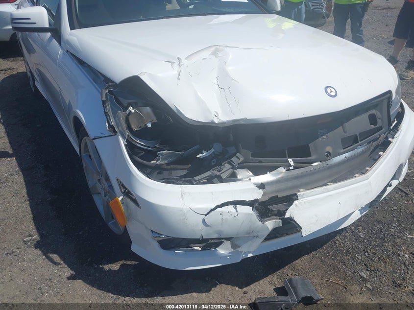2013 MERCEDES-BENZ C 250 VIN: WDDGJ4HB1DG052880