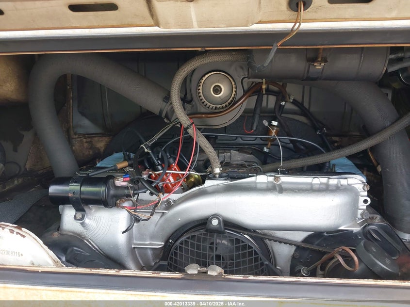 1972 Volkswagen Bus VIN: 2322008714 Lot: 42013339