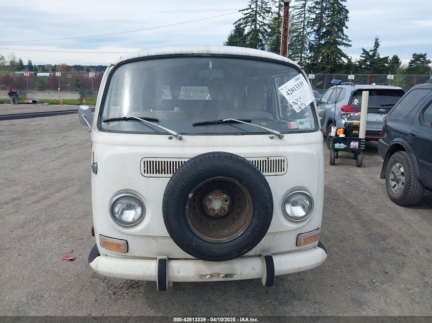 1972 Volkswagen Bus VIN: 2322008714 Lot: 42013339
