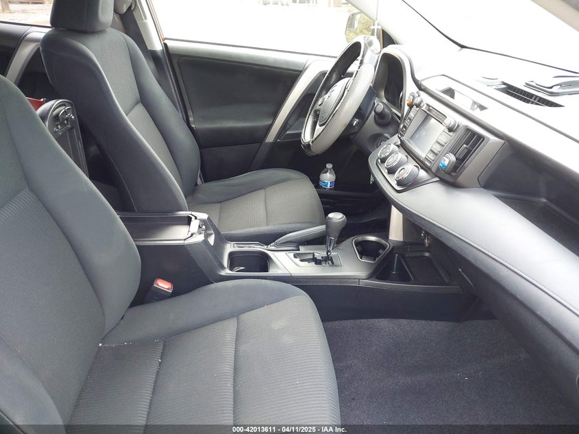 2016 TOYOTA RAV4 LE - JTMZFREV9GJ074360