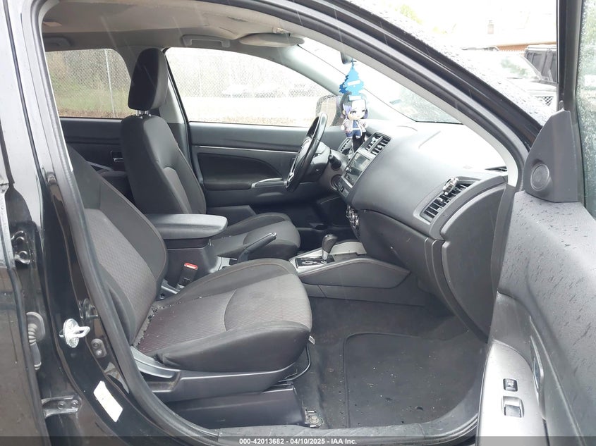 2019 MITSUBISHI OUTLANDER SPORT 2.0 SE - JA4AP4AU3KU027272