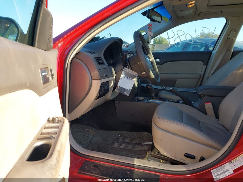 2011 FORD FUSION VIN: 3FADP0L30BR196906