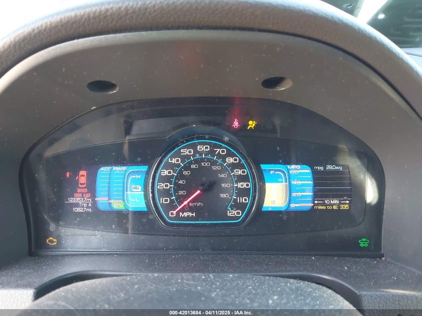 2011 FORD FUSION VIN: 3FADP0L30BR196906
