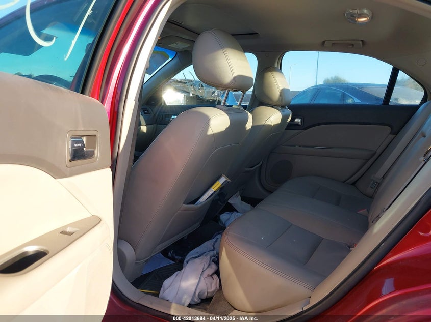 2011 FORD FUSION VIN: 3FADP0L30BR196906
