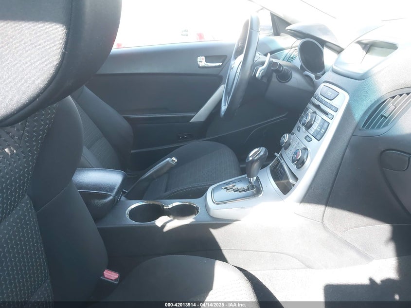2010 HYUNDAI GENESIS VIN: KMHHT6KDXAU015933