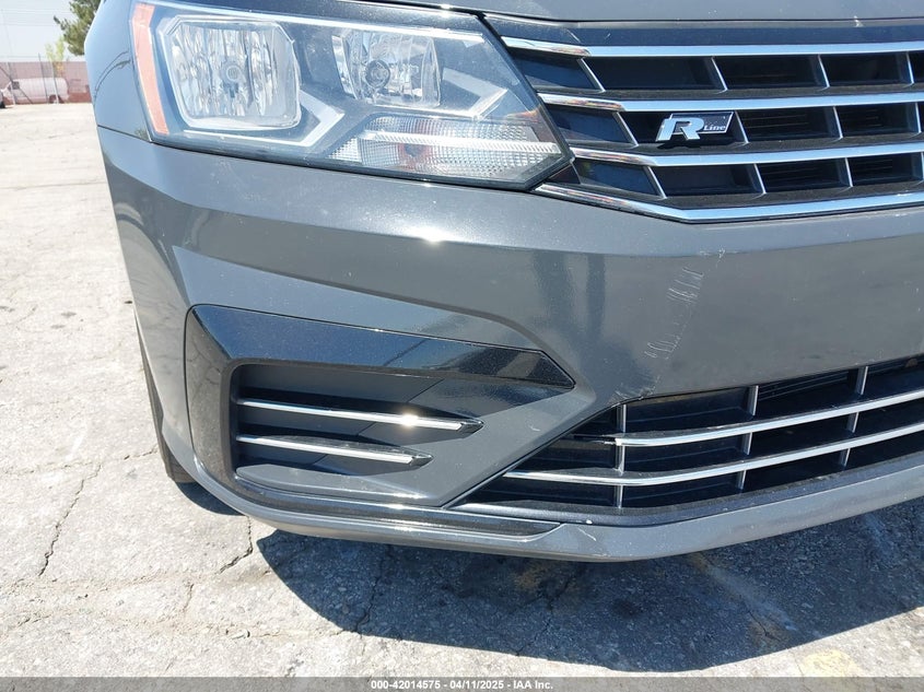 2017 VOLKSWAGEN PASSAT VIN: 1VWDT7A38HC007361