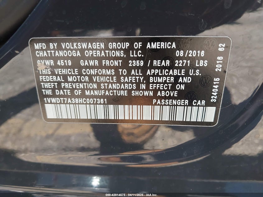 2017 VOLKSWAGEN PASSAT VIN: 1VWDT7A38HC007361