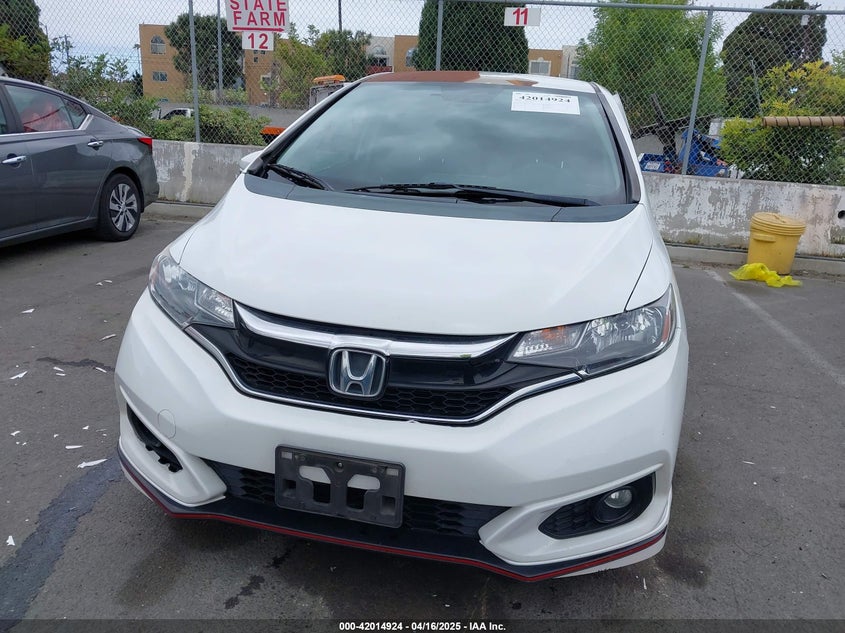 2018 HONDA FIT VIN: 3HGGK5G68JM716063