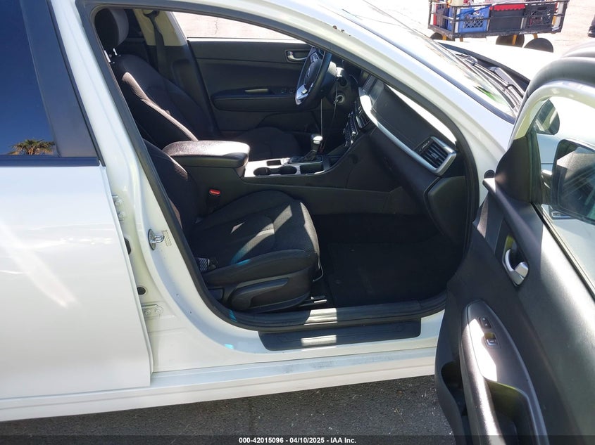 2020 KIA OPTIMA VIN: 5XXGT4L38LG382915