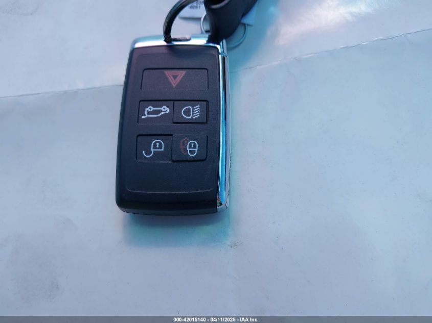 2025 Land Rover Range Rover - SALKPBFU0SA292152