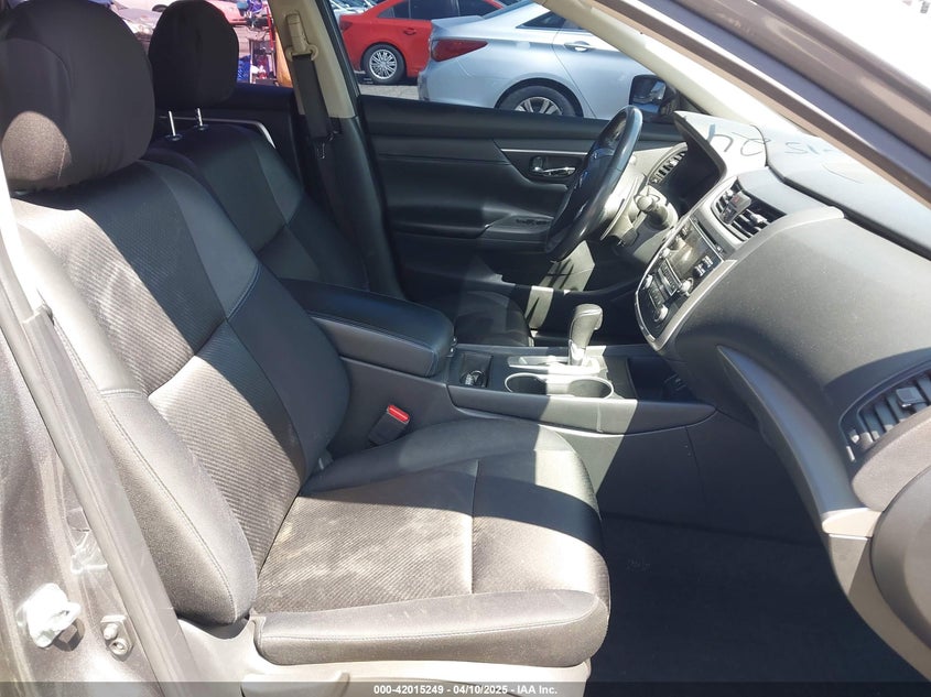 VIN 1N4AL3AP1HN318562 2017 NISSAN ALTIMA 2.5 SR