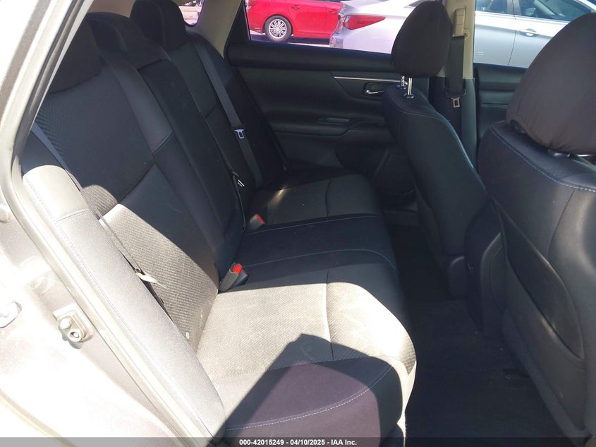 VIN 1N4AL3AP1HN318562 2017 NISSAN ALTIMA 2.5 SR