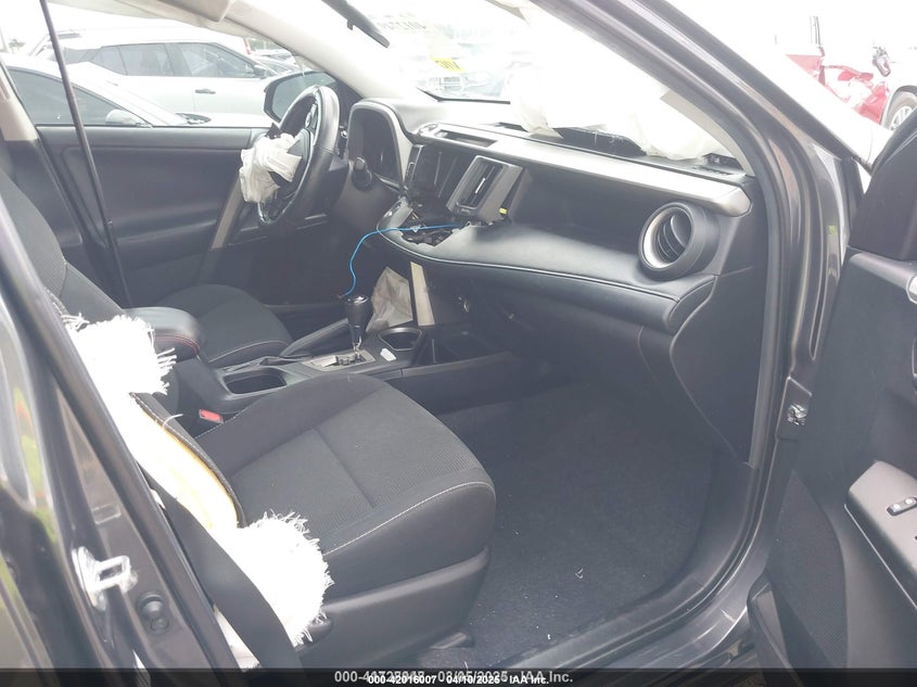 2018 TOYOTA RAV4 XLE - 2T3WFREV1JW506029