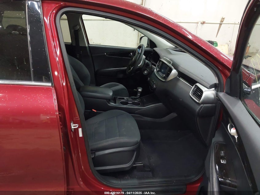VIN 5XYPGDA34LG680929 2020 KIA SORENTO 2.4L LX